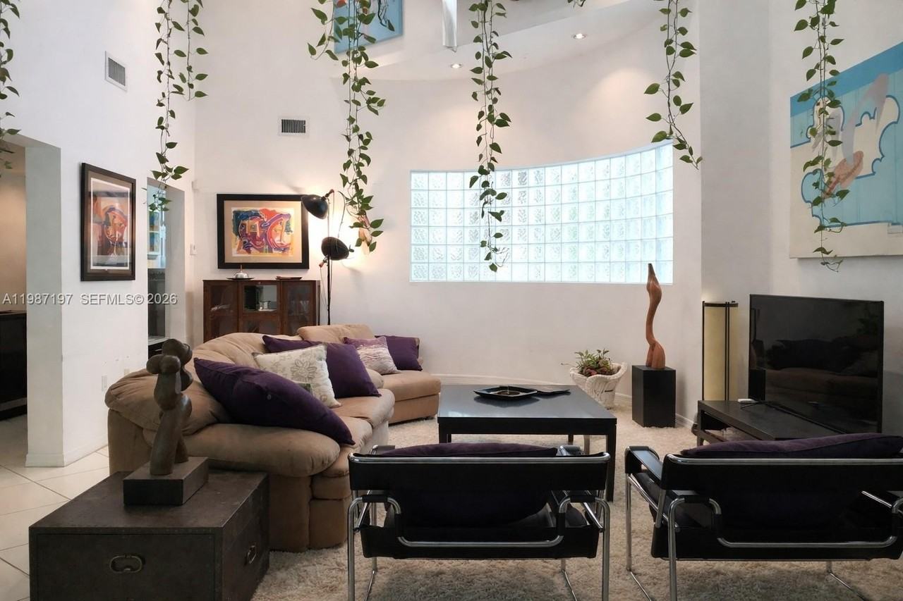 3151 Freeman St - Photo 5 of 20