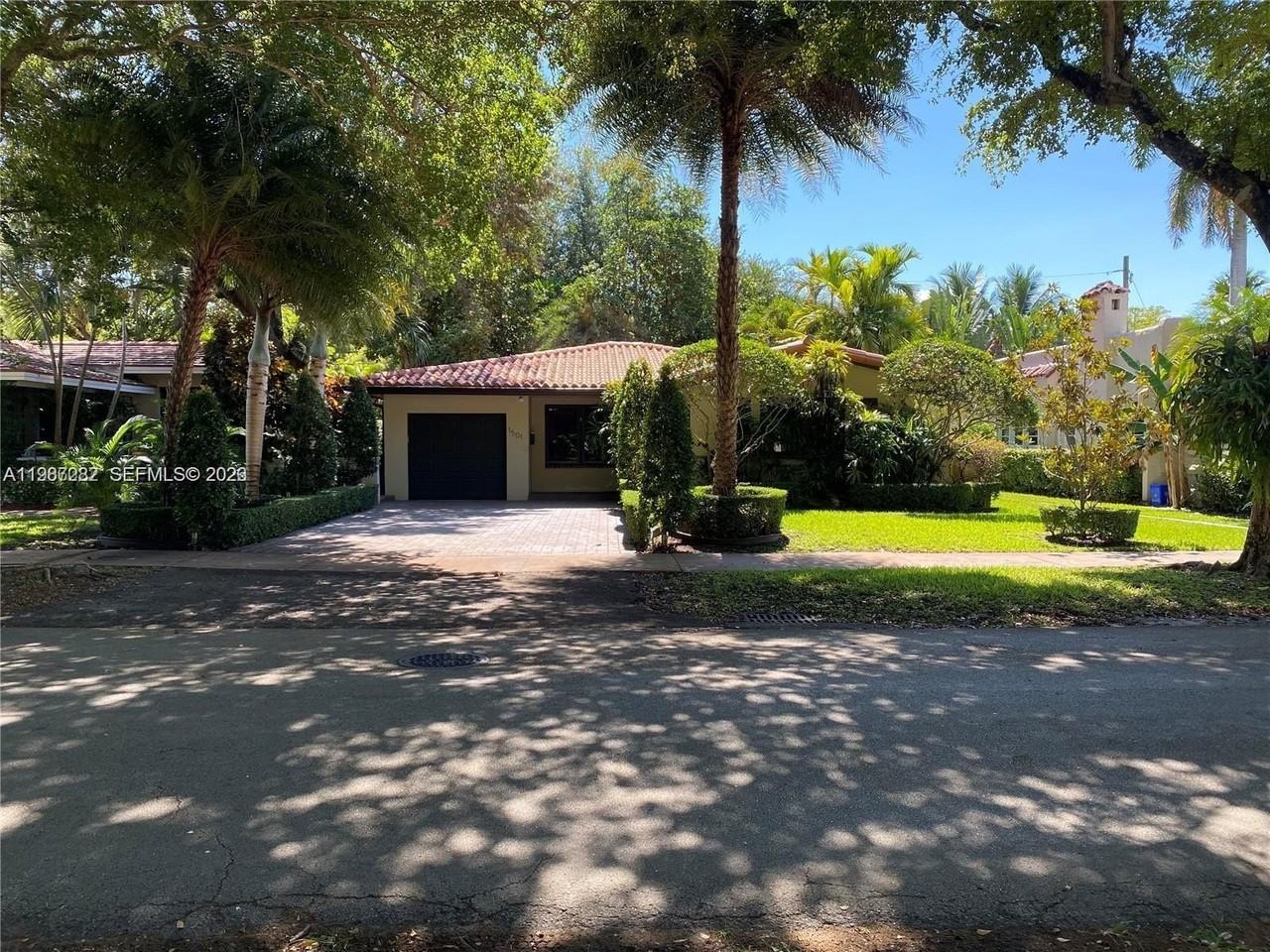 1501 Lisbon St - Photo 4 of 14