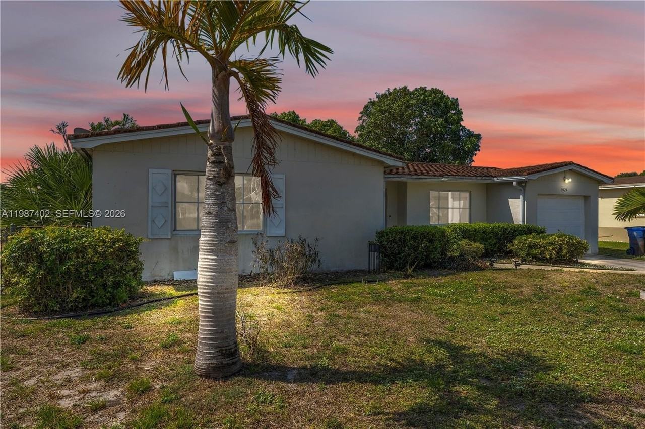 6924 Nw 8th Ct - Photo 2 of 44