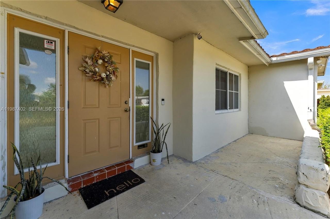 6924 Nw 8th Ct - Photo 5 of 44