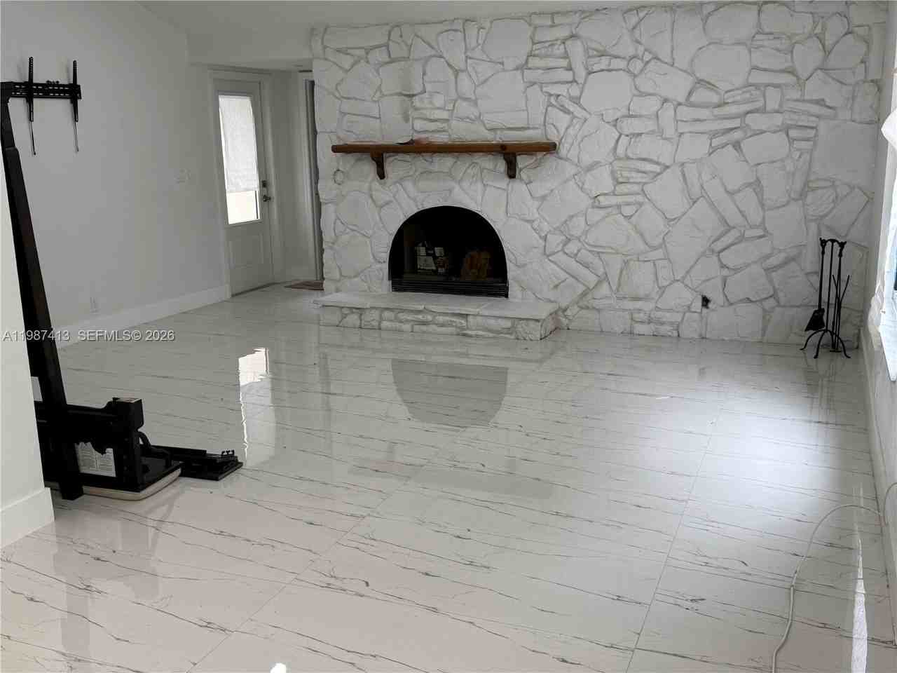 11100 Nw 21st St - Photo 3 of 20