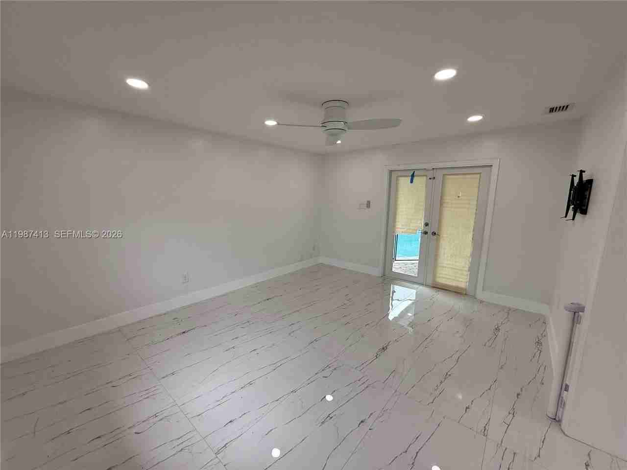 11100 Nw 21st St - Photo 6 of 20