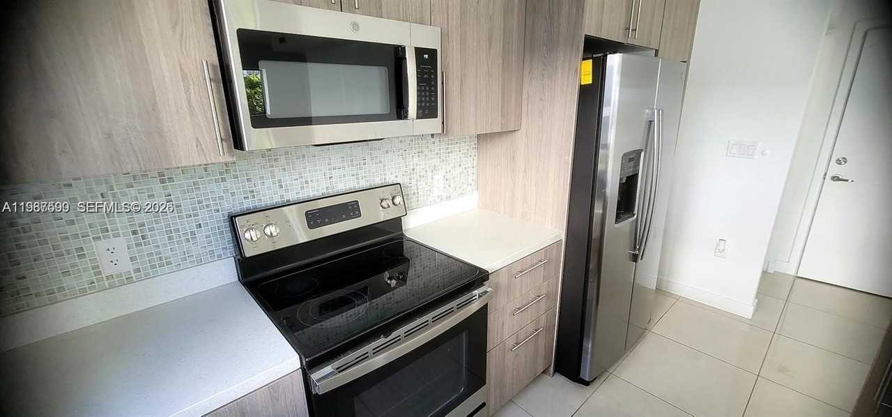 110 Nw 11th Ct - Photo 7 of 25