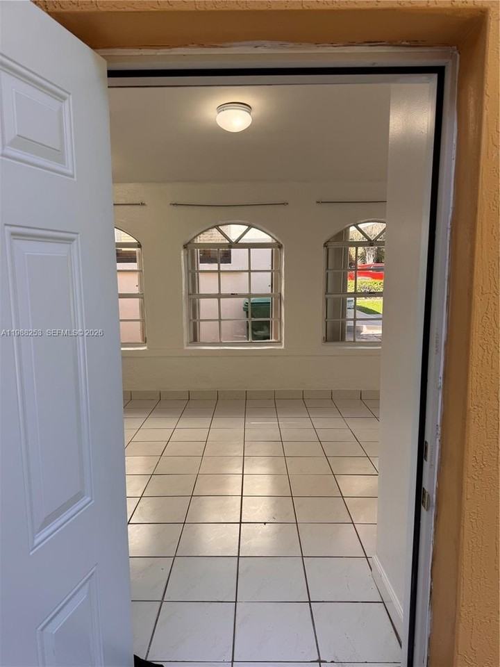 4472 Sw 9th Ln #1 - Photo 3 of 10