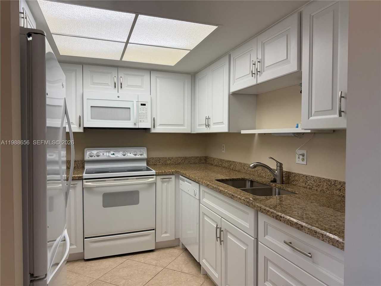 301 Sw South River Dr #104 - Photo 5 of 17