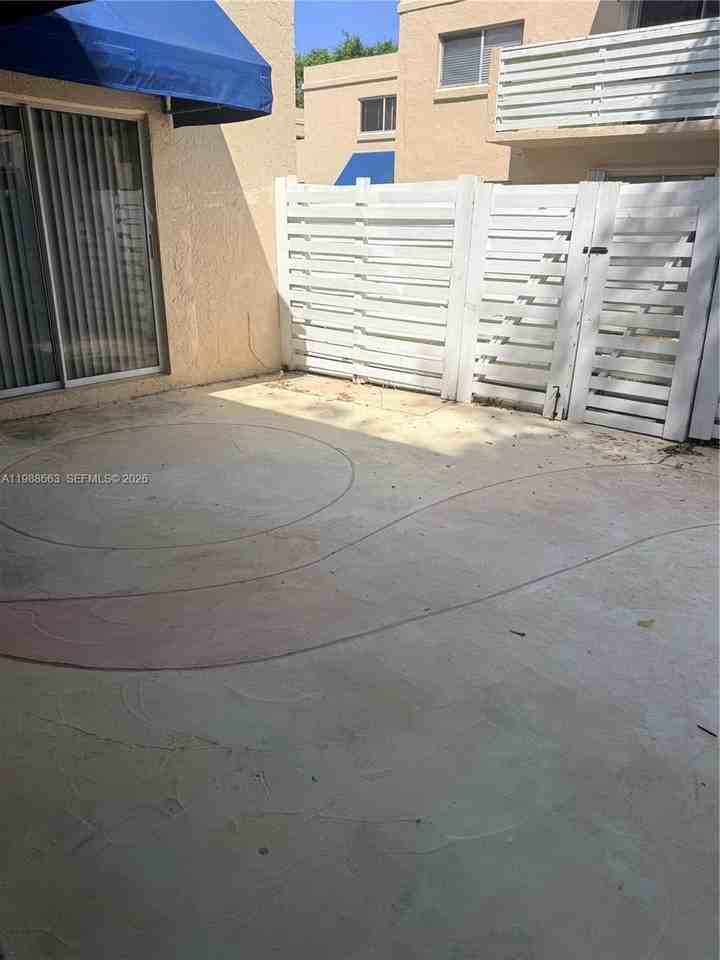 14343 Sw 98th Ter - Photo 3 of 16