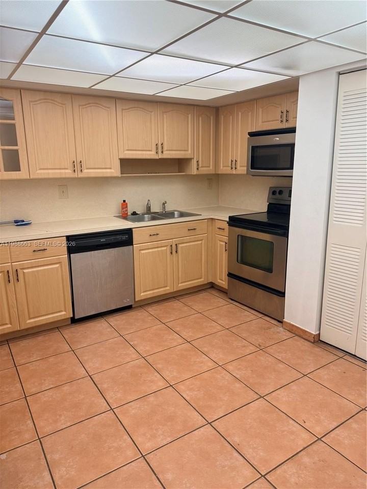 14343 Sw 98th Ter - Photo 7 of 16