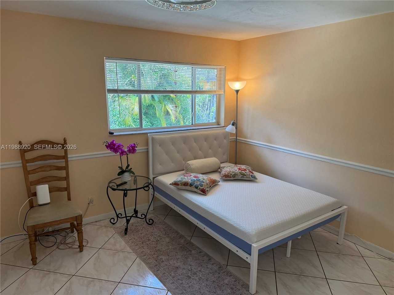 1211 Ne 27th Ave - Photo 7 of 15