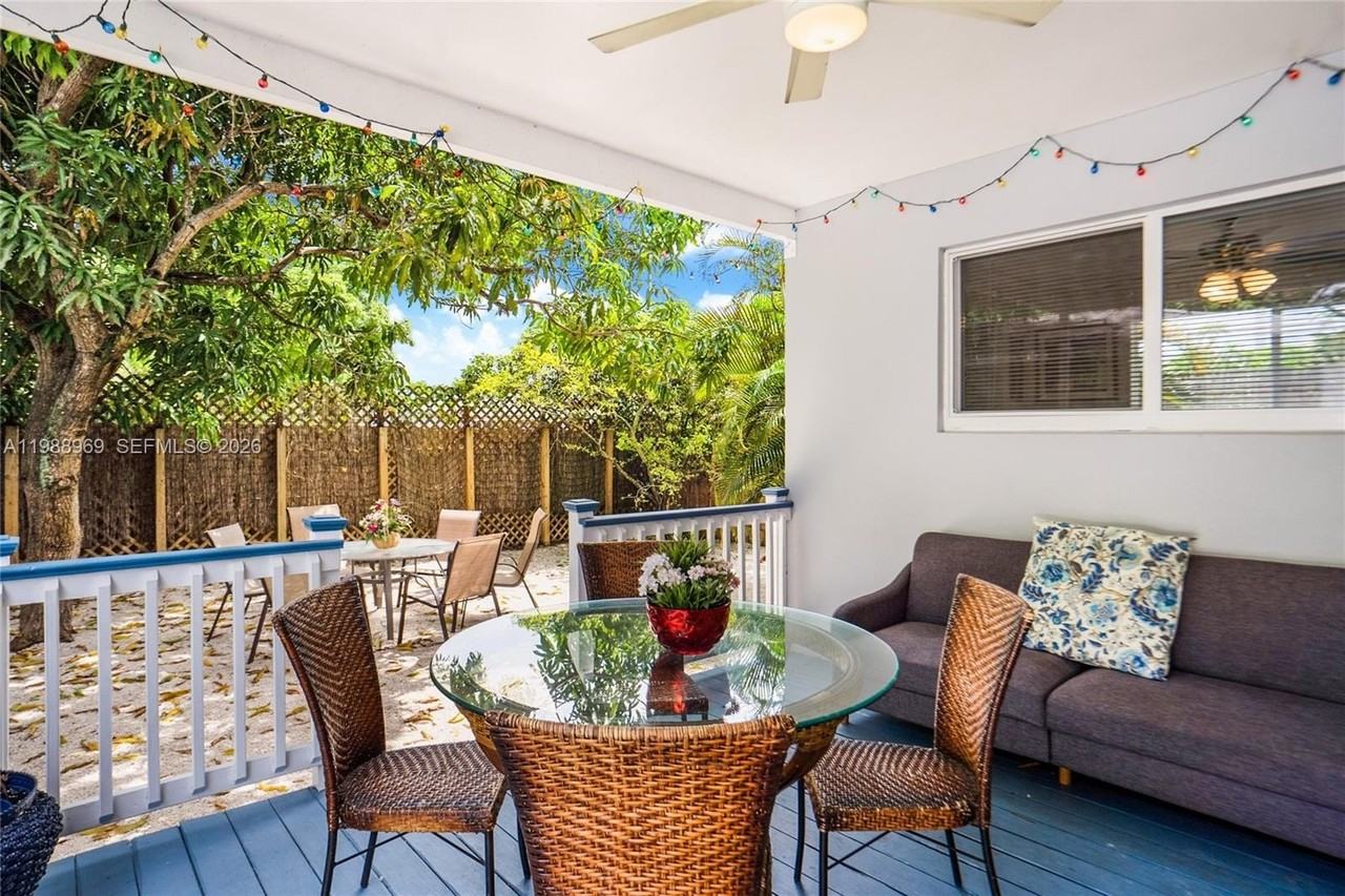 113 Sw 2nd St - Photo 3 of 50