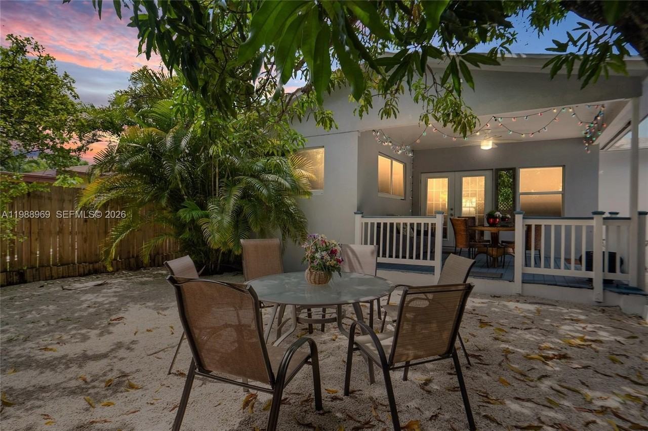 113 Sw 2nd St - Photo 5 of 50