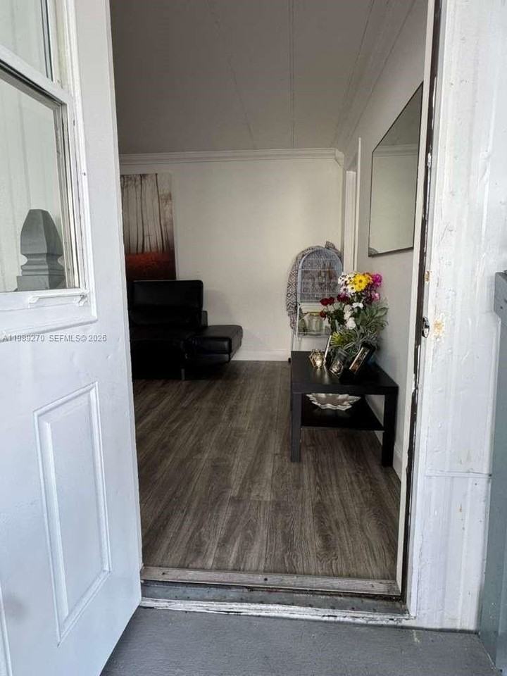 13380 Sw 9th St #13380 - Photo 3 of 11