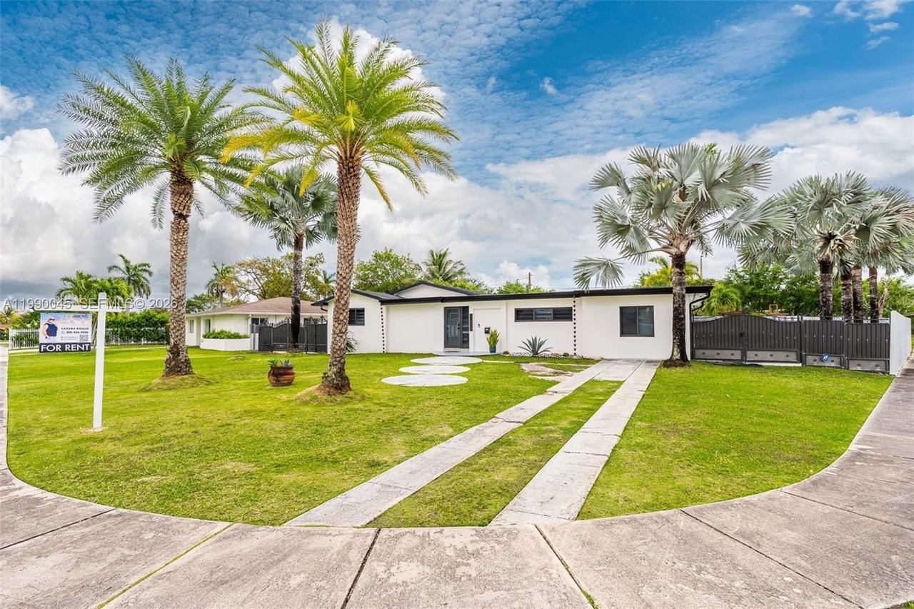 11220 Sw 181st Ter #11220 - Photo 2 of 50