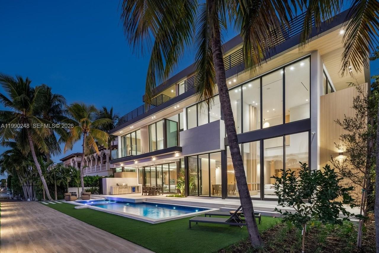 641 Flamingo Dr #0 - Photo 3 of 50