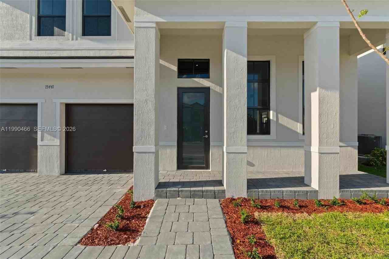 15441 Sw 20th Ln #15441 - Photo 4 of 50