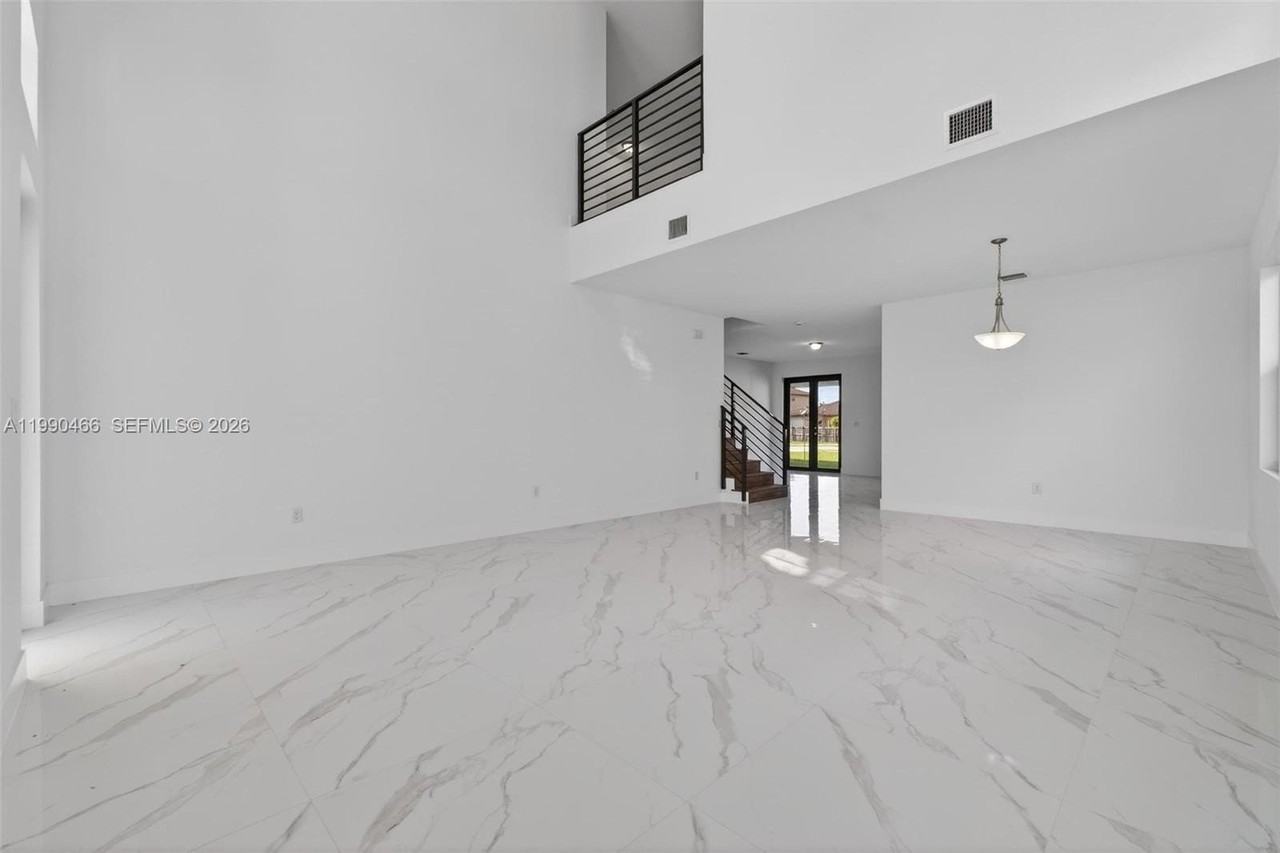 15441 Sw 20th Ln #15441 - Photo 6 of 50