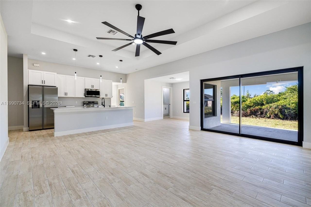 2709 58th St W #0 - Photo 7 of 37