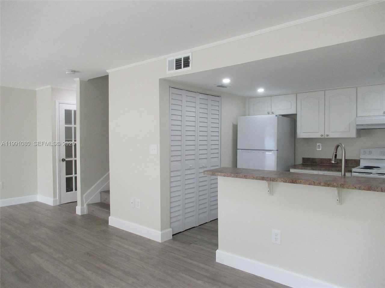 6825 Sw 45th Ln #12 - Photo 4 of 15