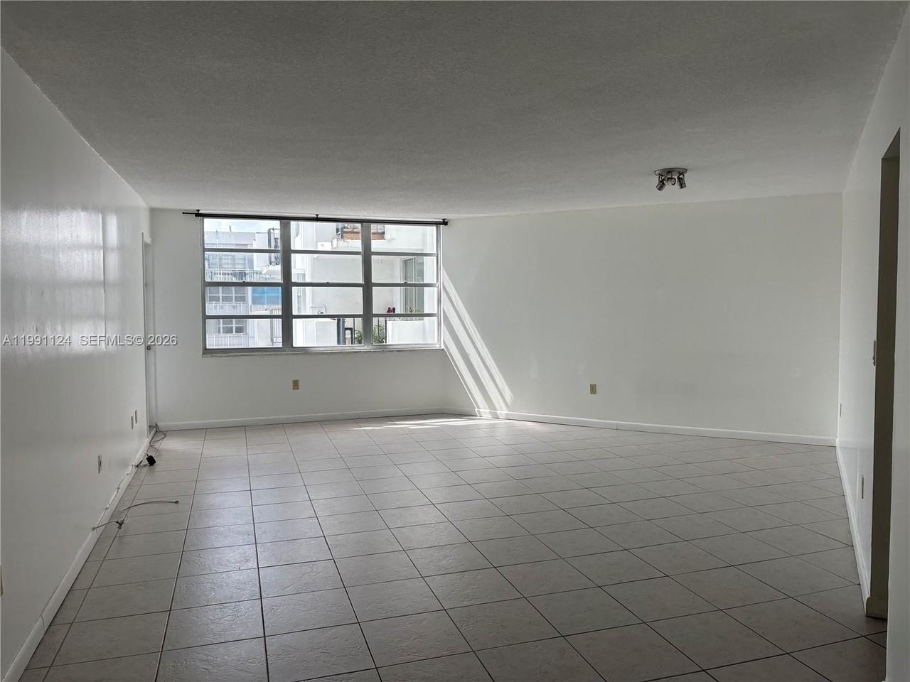 2750 Ne 183rd St #1912 - Photo 3 of 43