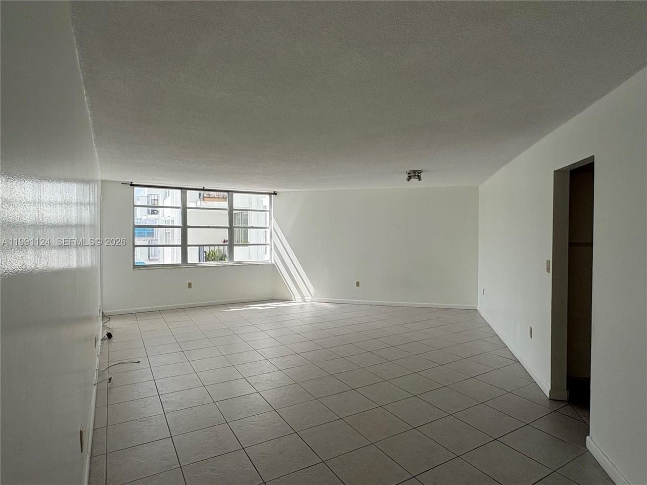 2750 Ne 183rd St #1912 - Photo 4 of 43