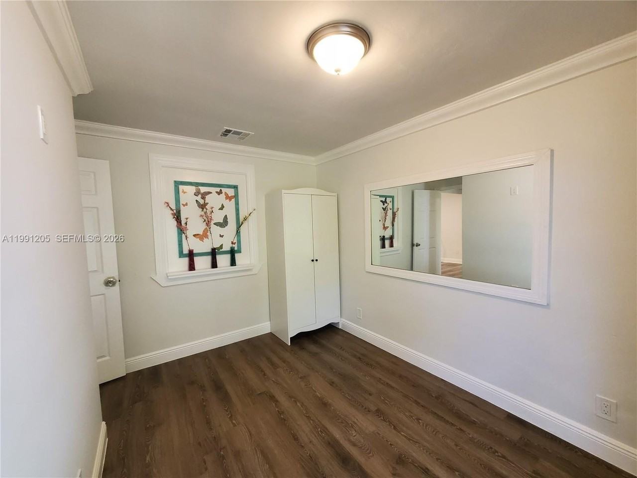 126 Nw 8th Ave #1 - Photo 5 of 9