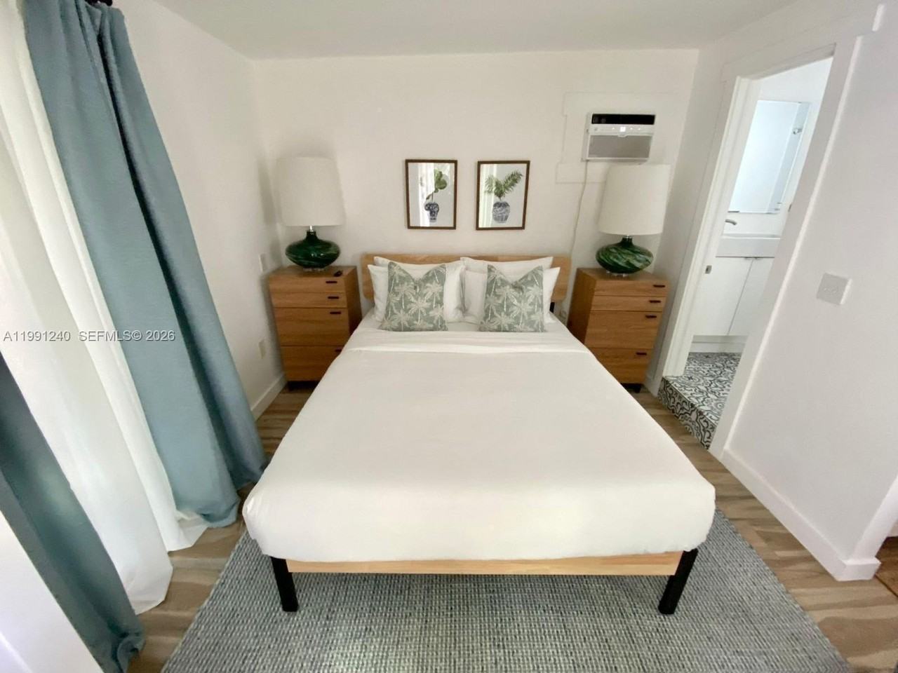 1121 Ne 1st Ave #4 - Photo 3 of 9