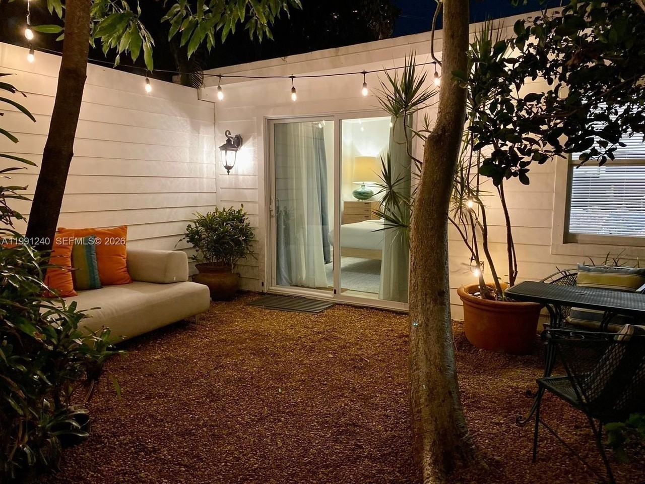 1121 Ne 1st Ave #4 - Photo 7 of 9