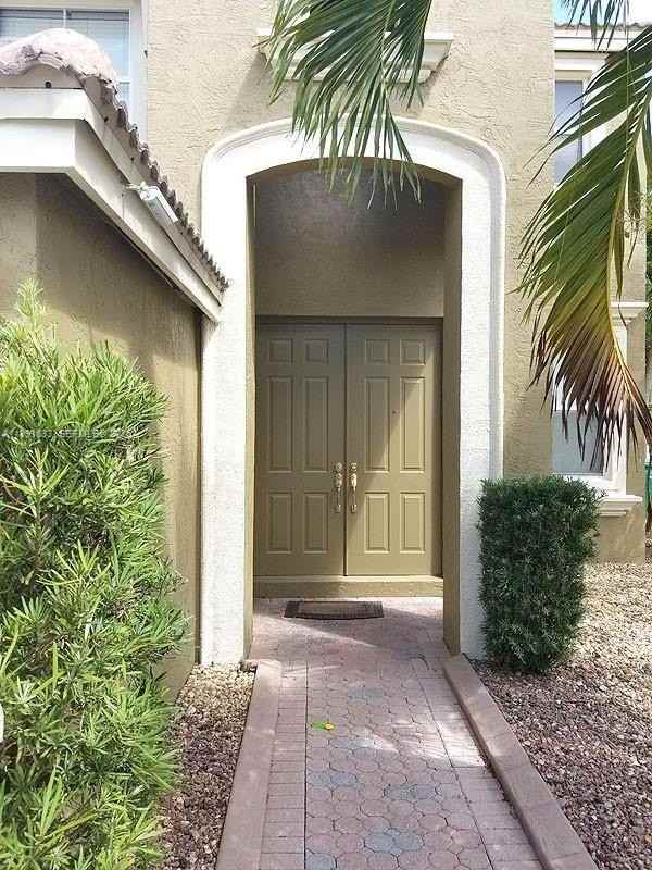 15885 Sw 49th Ct - Photo 4 of 48