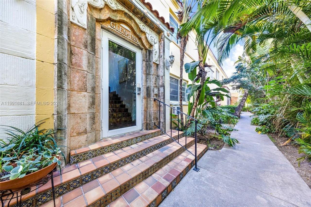 844 Jefferson Ave #2 - Photo 2 of 25