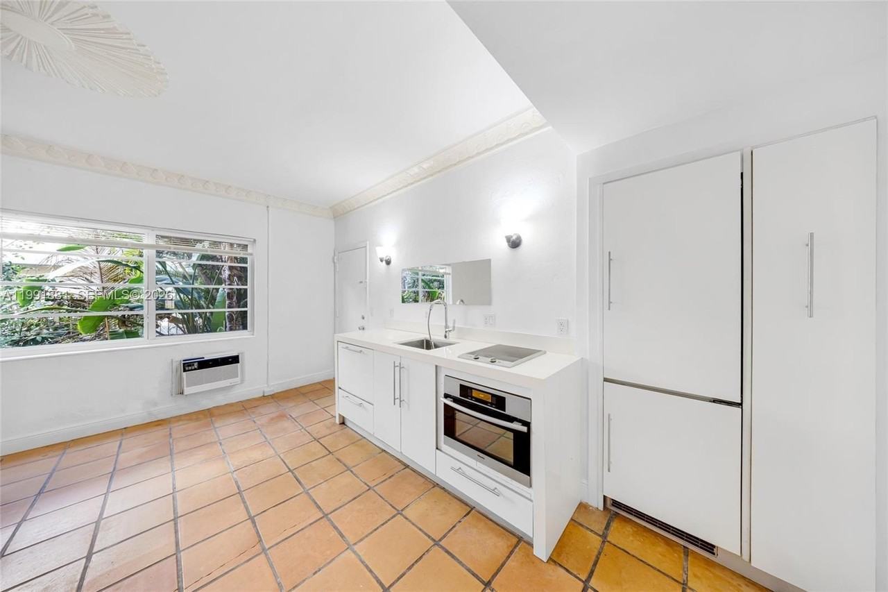 844 Jefferson Ave #2 - Photo 4 of 25