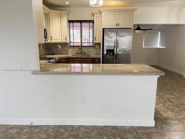 631 W 50th St #631 - Photo 6 of 38