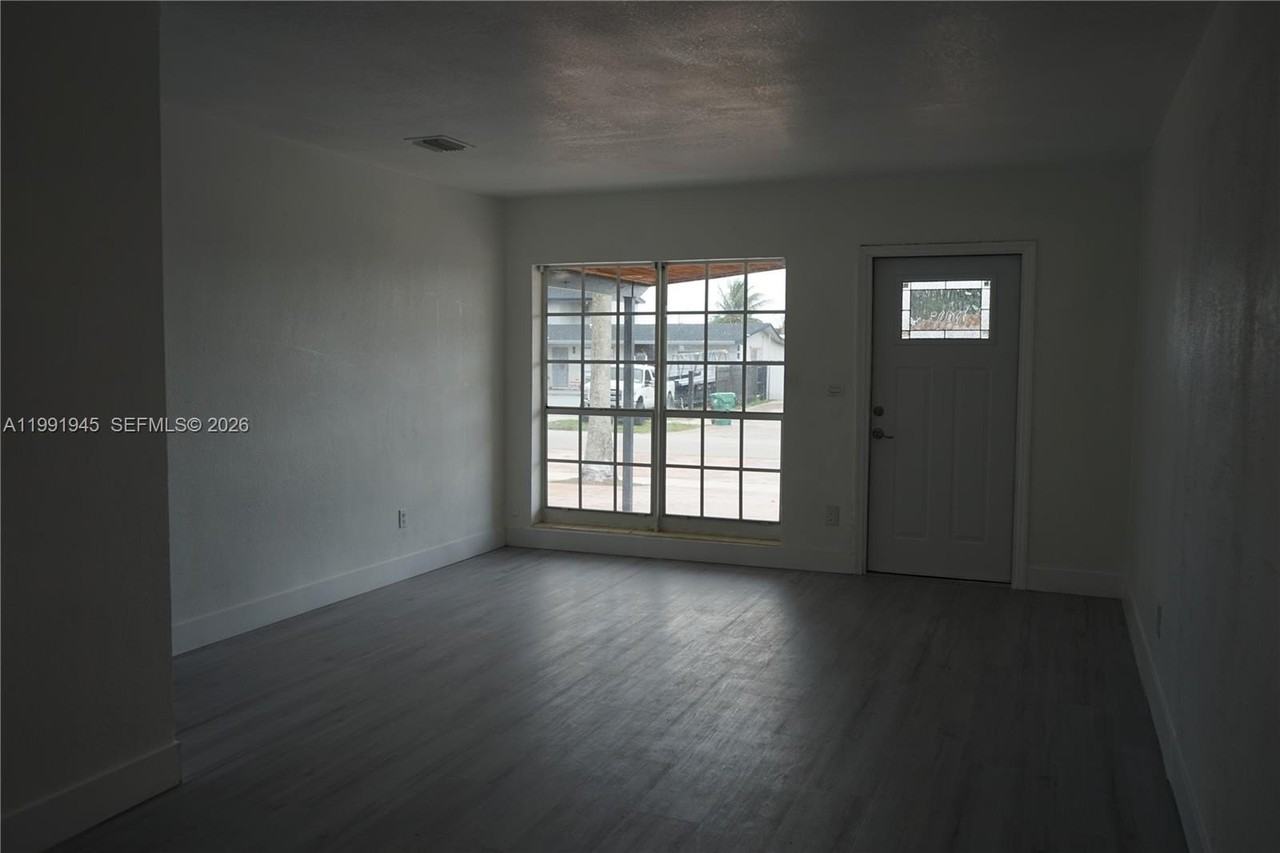 12455 Sw 185th Ter - Photo 7 of 44