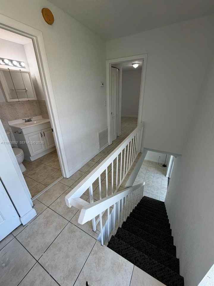 3901 Sw 109th Ave #8 - Photo 4 of 7