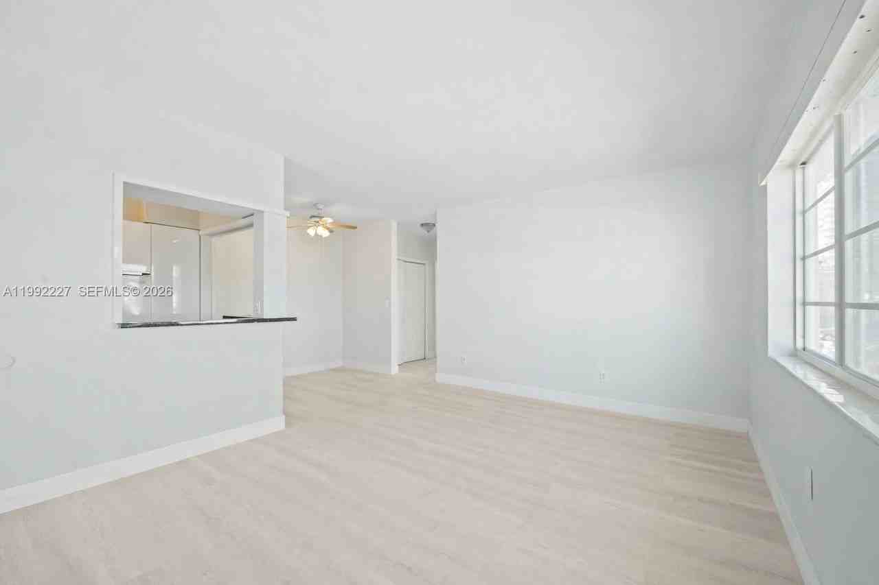 7315 Byron Ave #10 - Photo 3 of 27