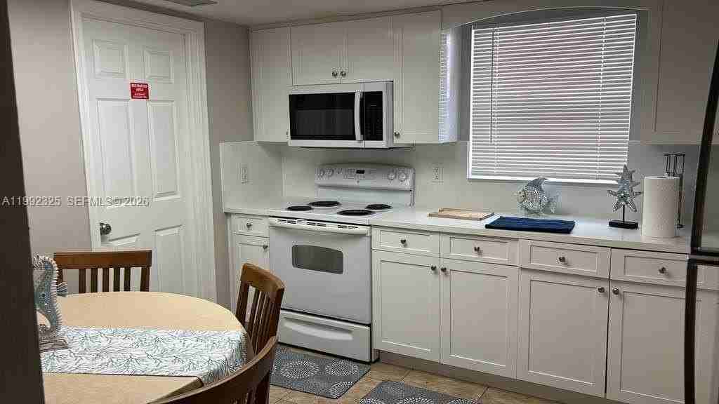 1120 Ne 24th Ave #2 - Photo 2 of 26