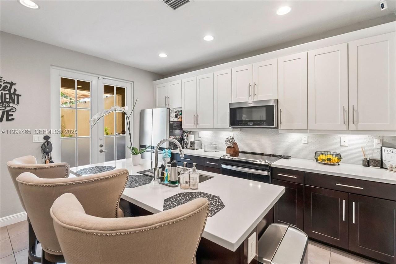 14721 Sw 13th St #0 - Photo 4 of 30