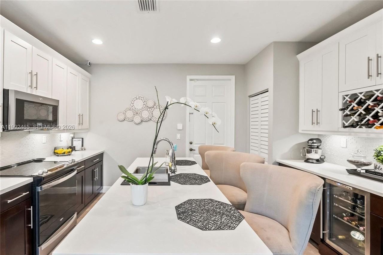 14721 Sw 13th St #0 - Photo 5 of 30