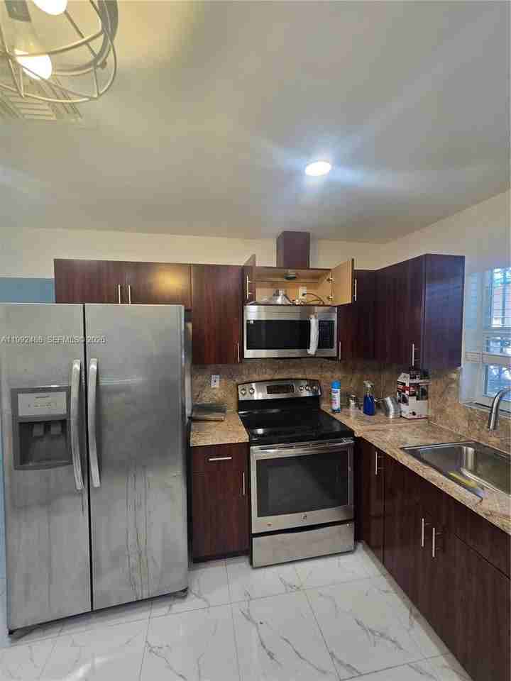 6231 Ne 1st Ave #2 - Photo 6 of 19