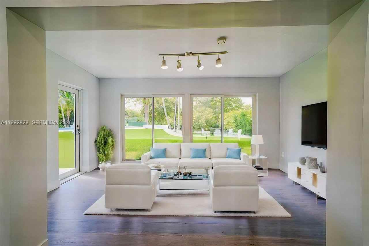 8390 Sw 64th St - Photo 6 of 22