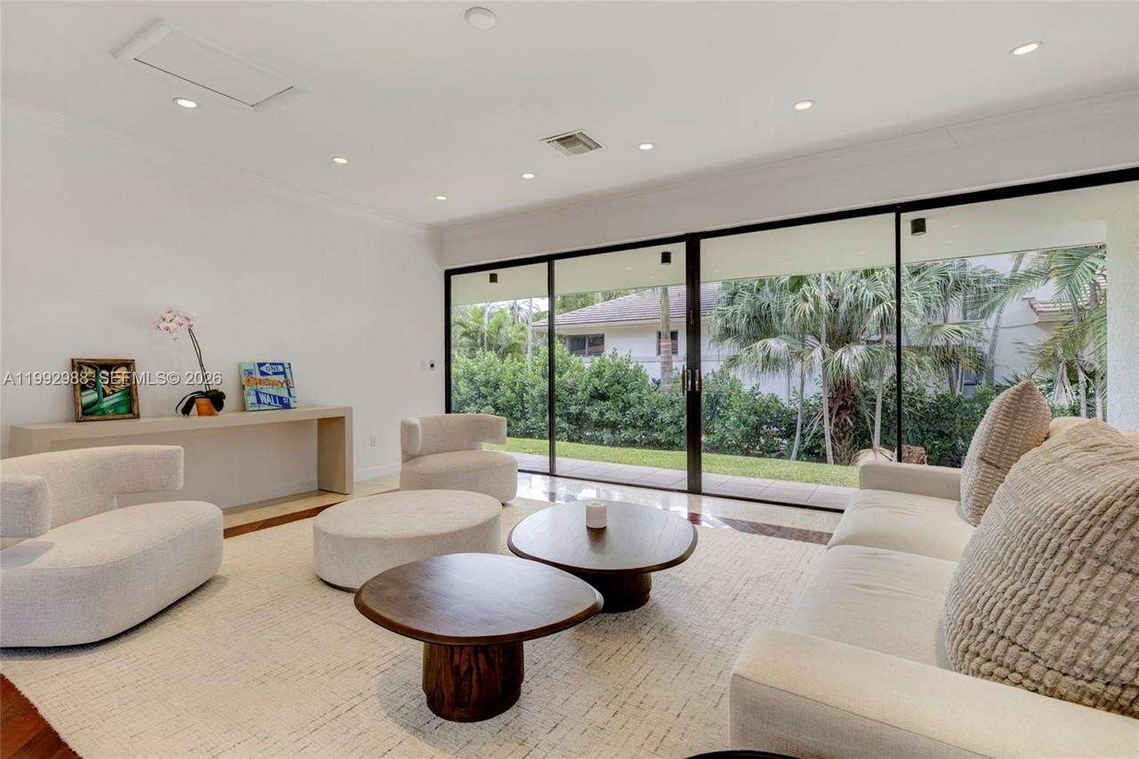 8118 Los Pinos Blvd - Photo 3 of 17