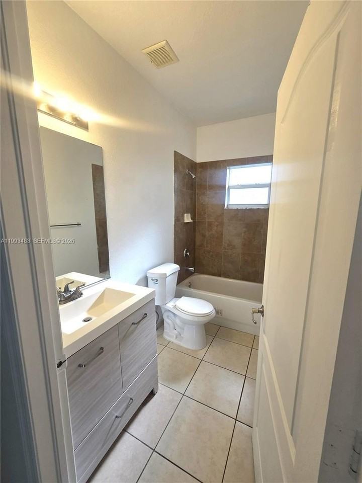 10357 Sw 178th St #10357 - Photo 6 of 11