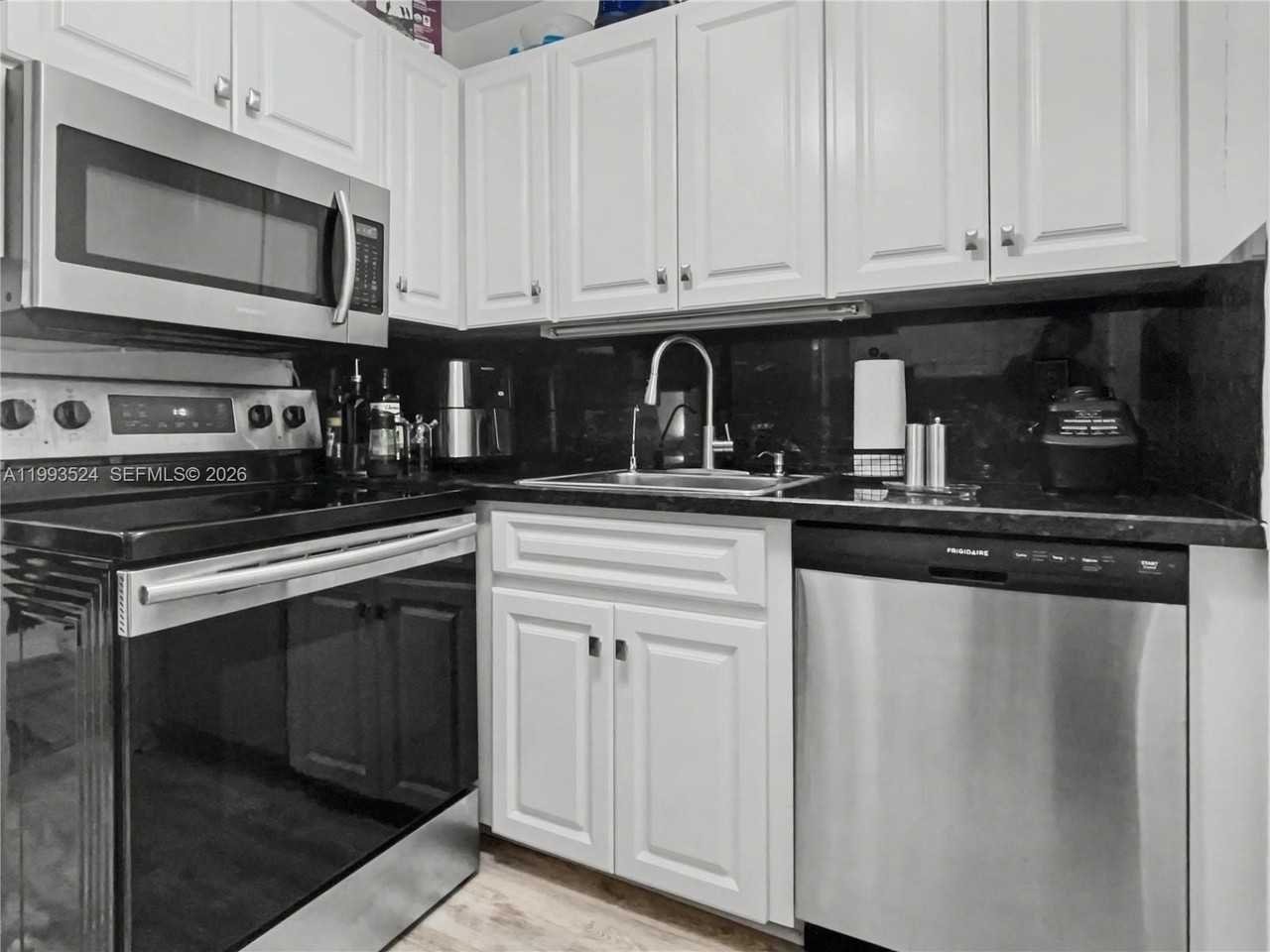 2270 Ne 68th St #1901 - Photo 3 of 27