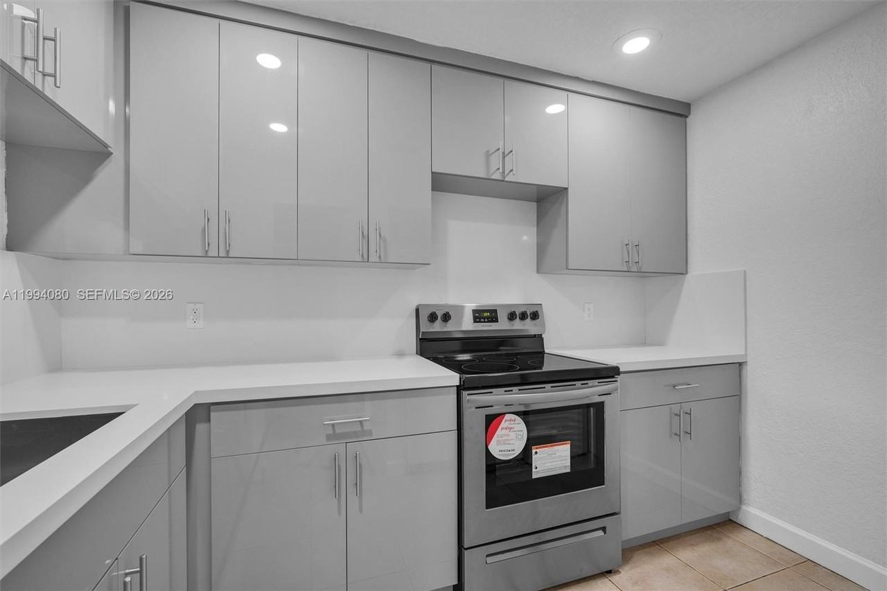 10015 Nw 4th St #203 - Photo 3 of 19