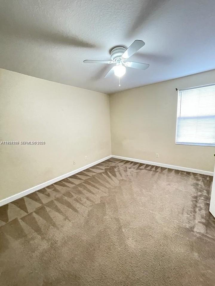 19183 N Hibiscus St #19183 - Photo 2 of 29