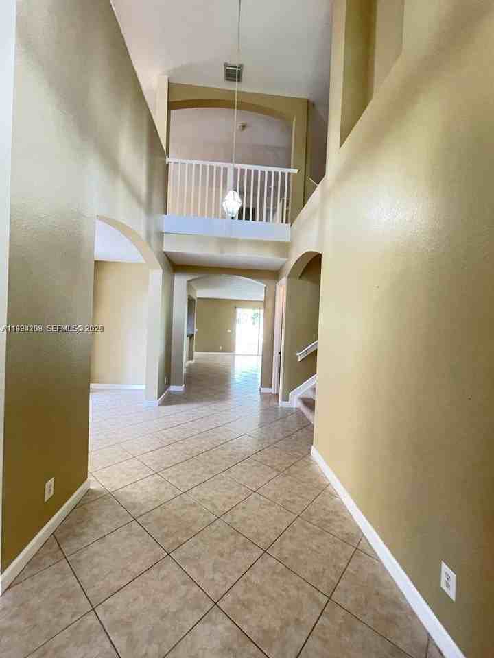 19183 N Hibiscus St #19183 - Photo 7 of 29