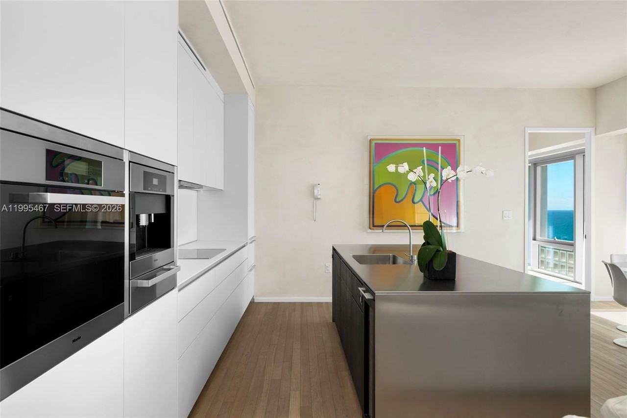 2901 Collins Ave #1204 - Photo 6 of 23