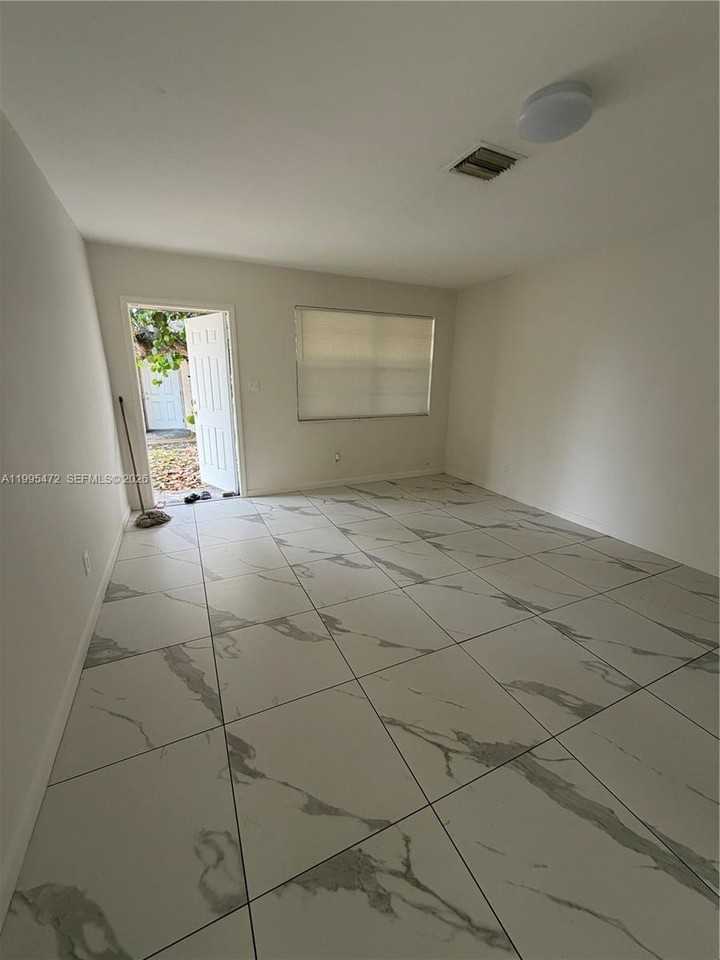 2851 Nw 15th Ct #1 - Photo 2 of 9