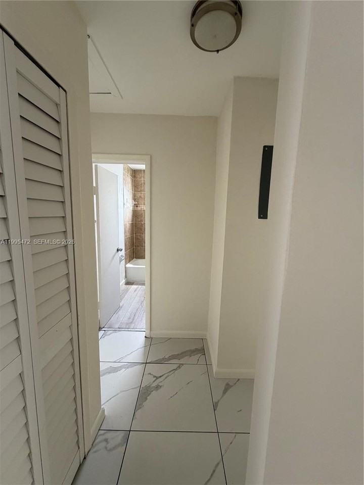 2851 Nw 15th Ct #1 - Photo 5 of 9