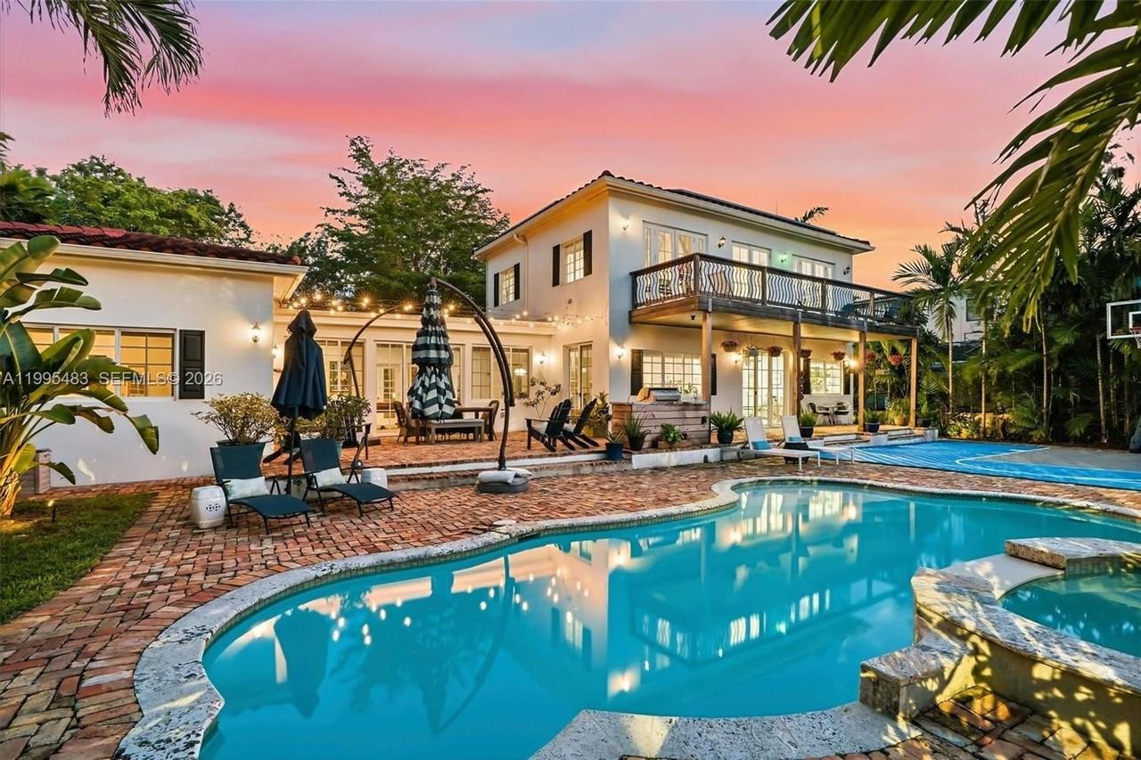 9636 Ne 5th Avenue Rd - Photo 2 of 50