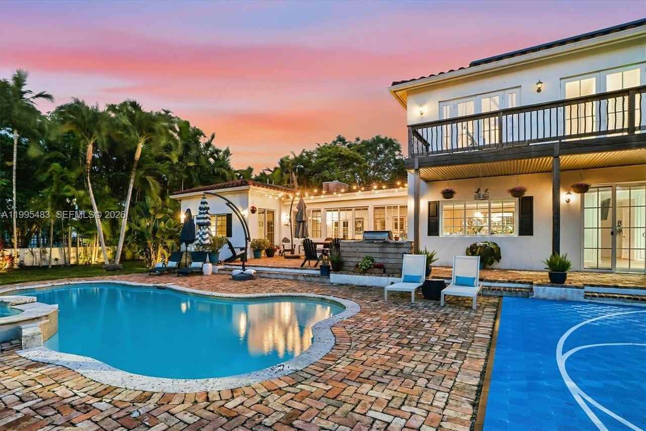 9636 Ne 5th Avenue Rd - Photo 4 of 50