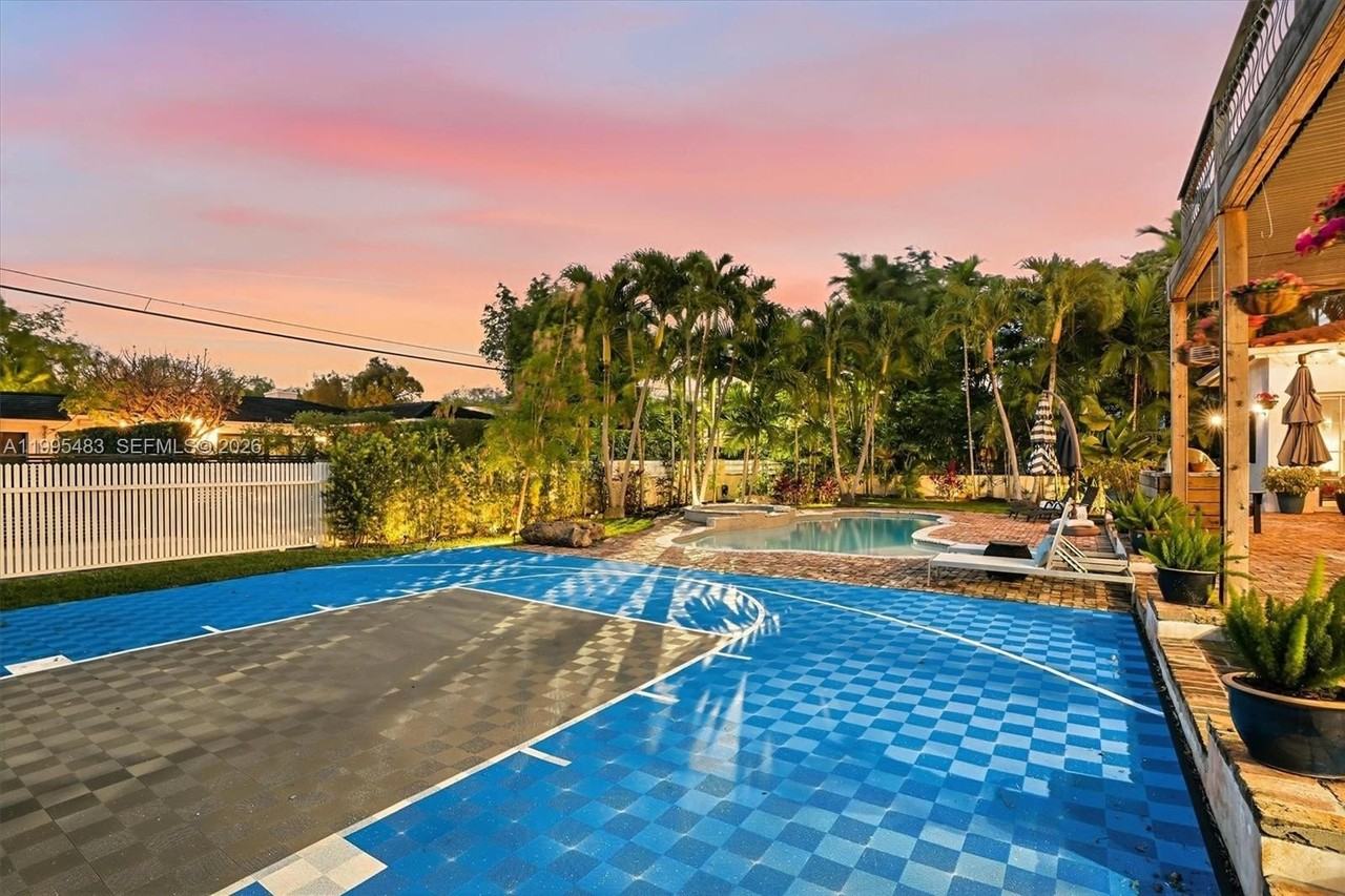 9636 Ne 5th Avenue Rd - Photo 6 of 50